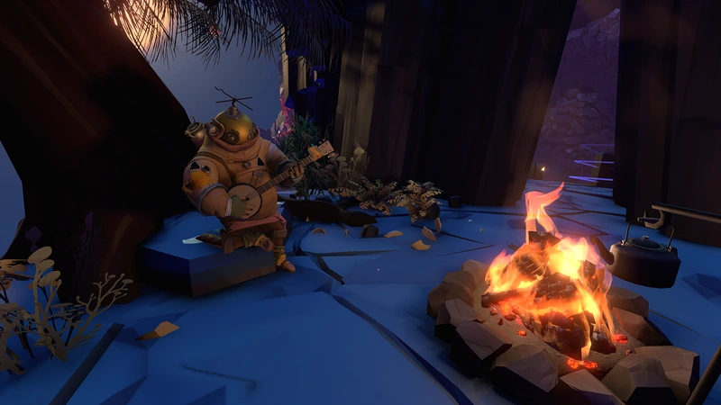 Un voyageur casqué joue d'un instrument à cordes près d'un feu de camp, dans un décor nocturne d'Outer Wilds